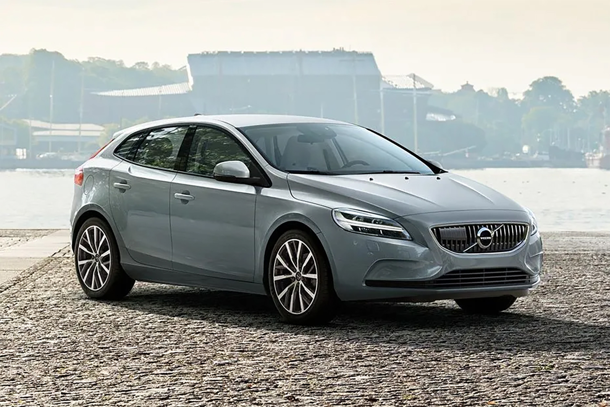 HCC_SanMateo_Volvo_V40_Img